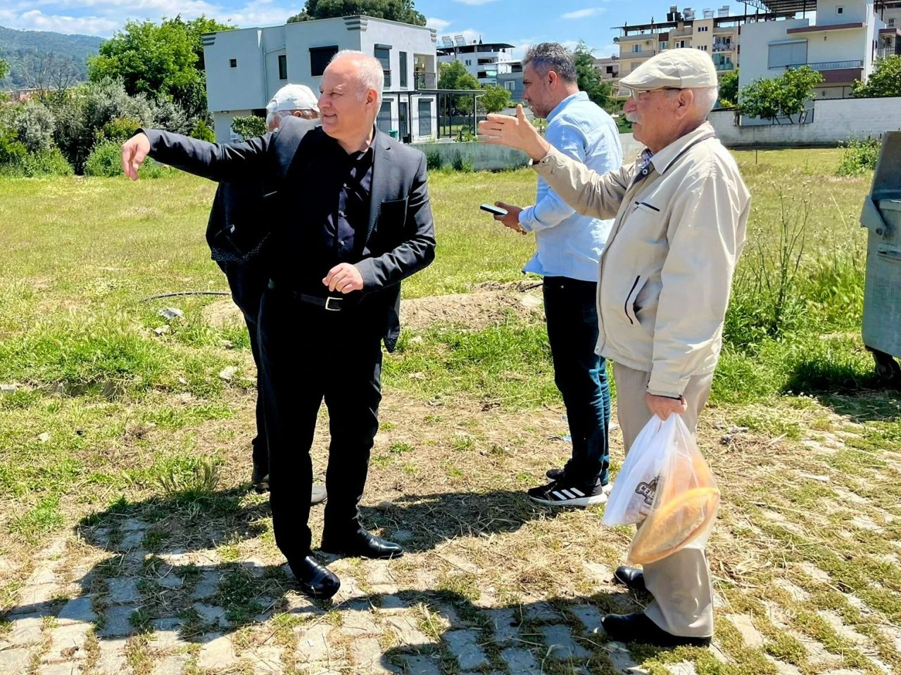BAŞKAN KIVRAK SAHADAN AYRILMIYOR: HER ÇALIŞMAYI YAKINDAN TAKİP EDİYOR