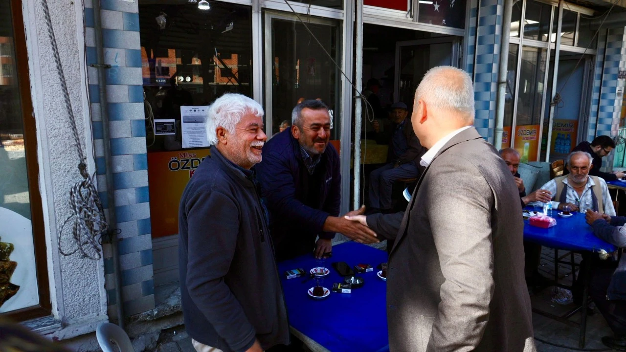 BAŞKAN KIVRAK GÜNE SEMT PAZARINDA HEMŞEHRİLERİYLE BAŞLADI