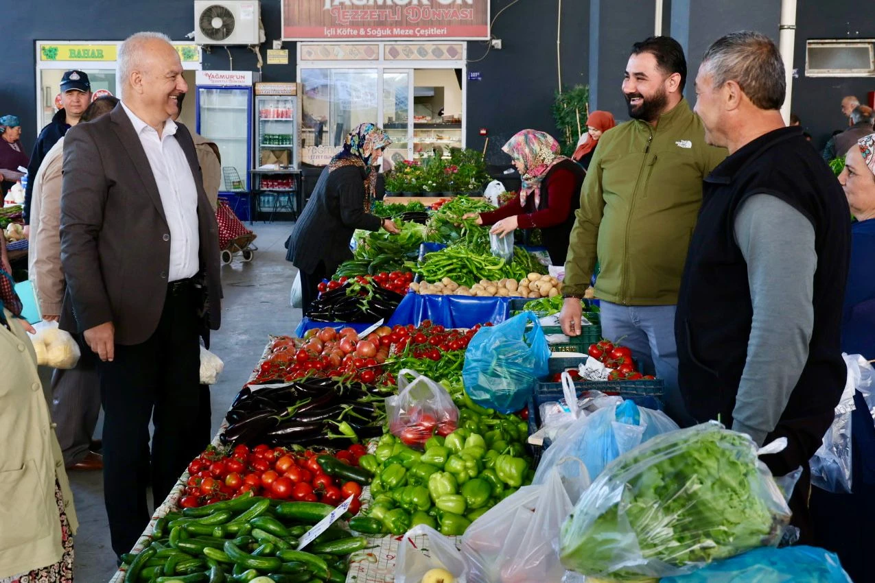BAŞKAN KIVRAK GÜNE SEMT PAZARINDA HEMŞEHRİLERİYLE BAŞLADI
