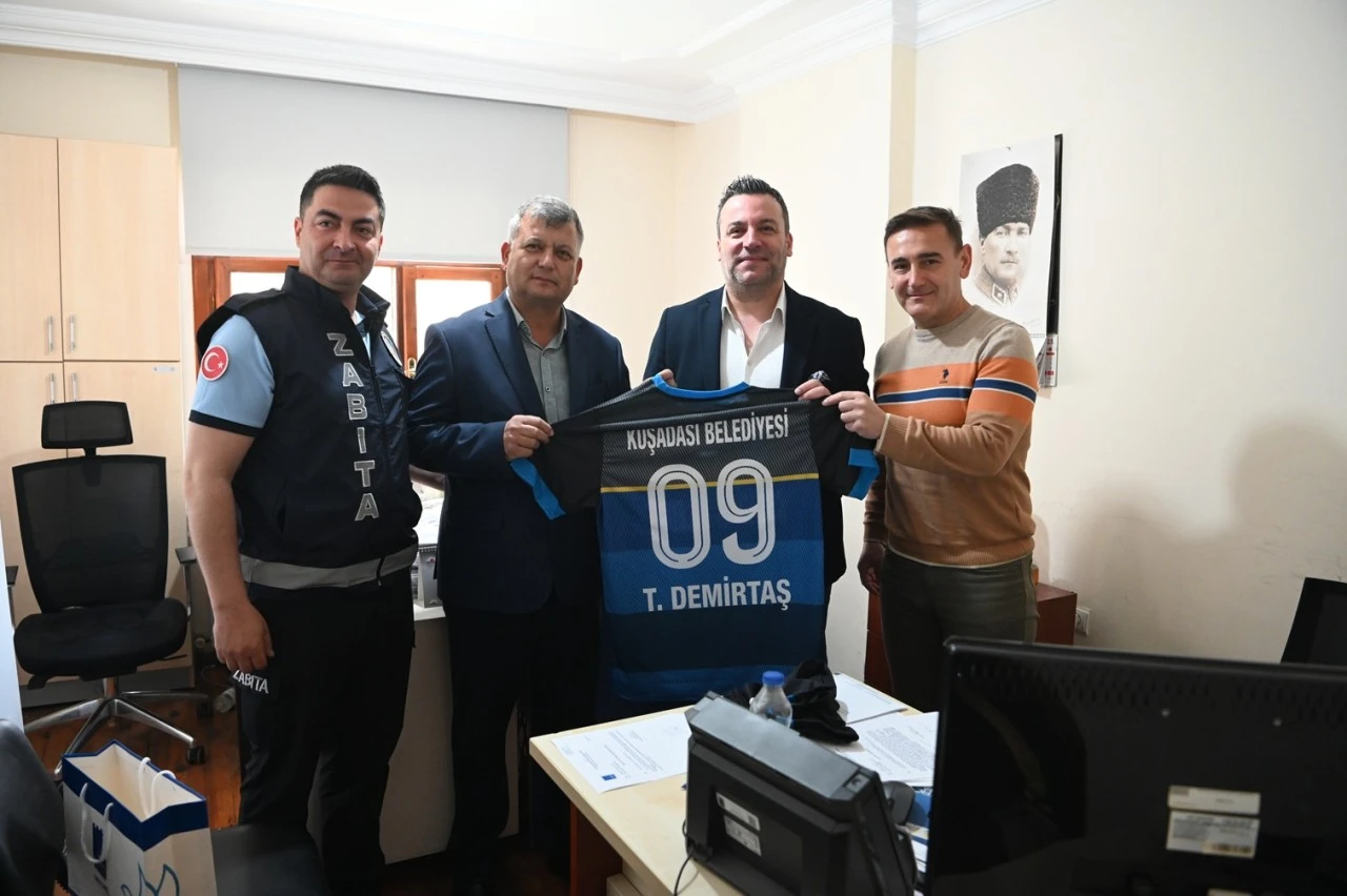 BAŞKAN VEKİLİ TAHSİN DEMİRTAŞ’TAN KUŞADASI BELEDİYESİ EK HİZMET BİNASINA ZİYARET