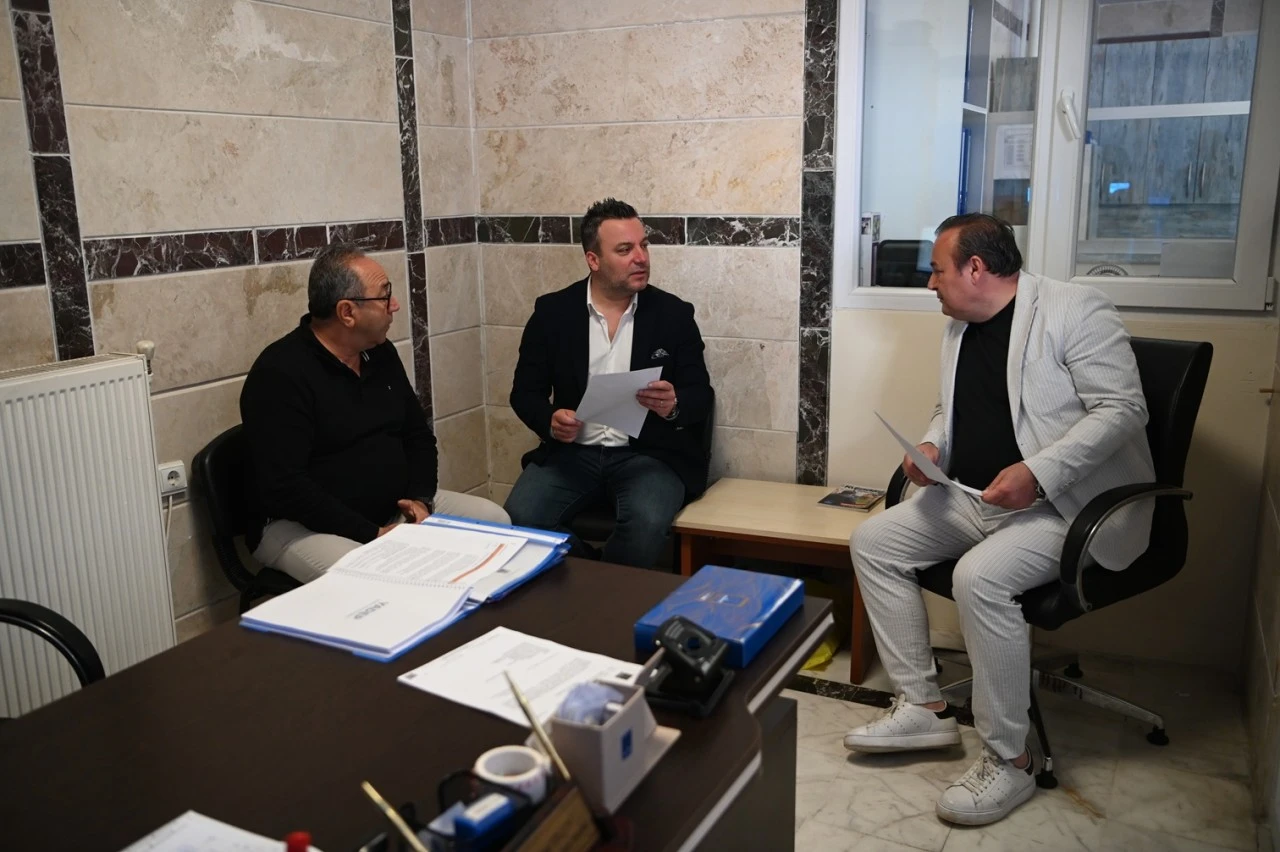 BAŞKAN VEKİLİ TAHSİN DEMİRTAŞ’TAN KUŞADASI BELEDİYESİ EK HİZMET BİNASINA ZİYARET