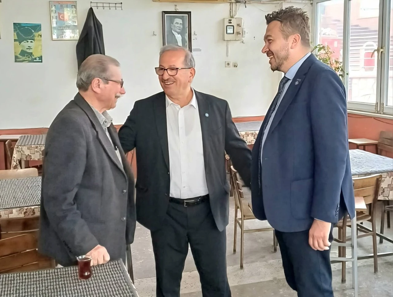 İKTİDARIN “PEMBE TABLOSU” KUYUCAK PAZARINDA DAĞILDI