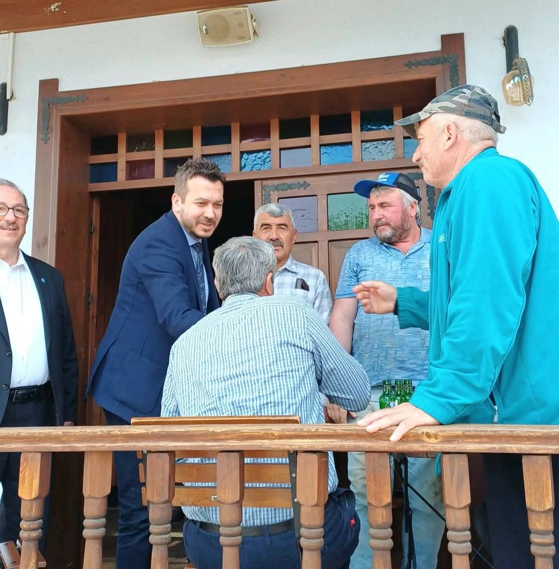 İKTİDARIN “PEMBE TABLOSU” KUYUCAK PAZARINDA DAĞILDI