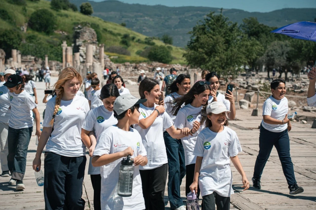 TURMEPA ve TUI Care Foundation İş Birliğiyle Eko-Şampiyonlar Denize ve Tarihe Sahip Çıkıyor