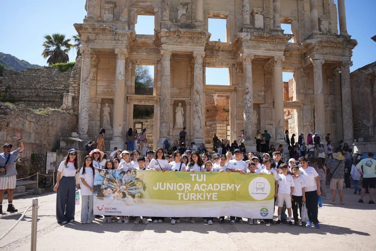 TURMEPA ve TUI Care Foundation İş Birliğiyle Eko-Şampiyonlar Denize ve Tarihe Sahip Çıkıyor