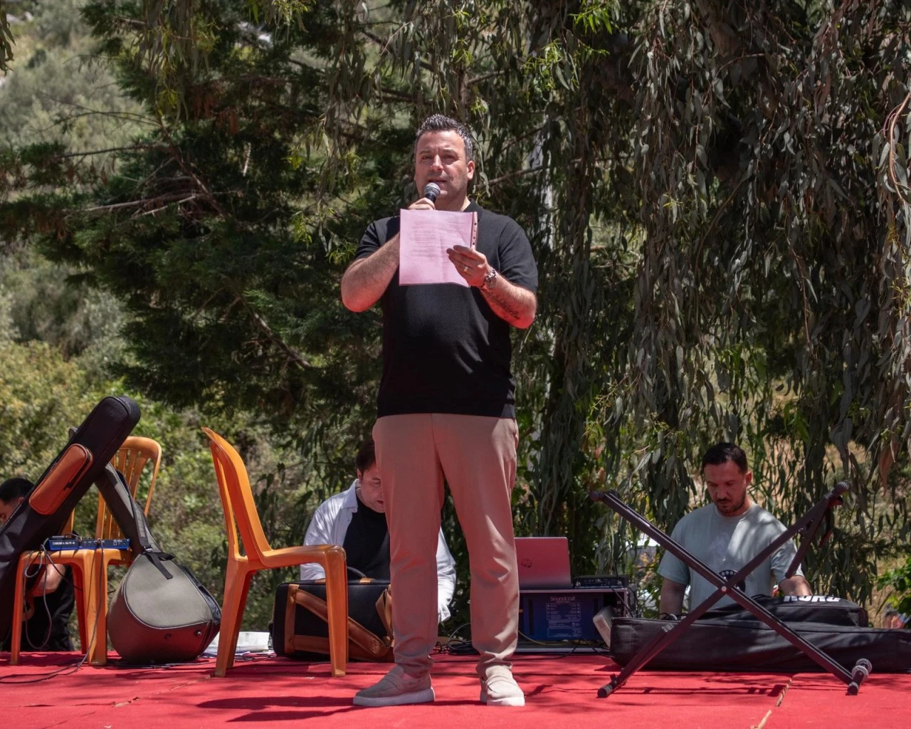  KUŞADASI’NDA DOSTLUK VE DAYANIŞMA PİKNİĞİ: “CANLAR ANNELER GÜNÜ İÇİN BİR ARAYA GELDİ”