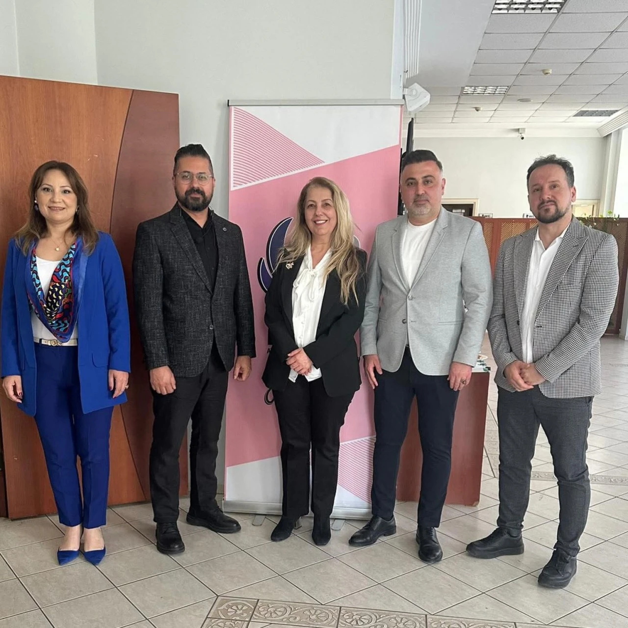 YAPAY ZEKÂ VE İŞ DÜNYASI AYDIN’DA MASAYA YATIRILDI