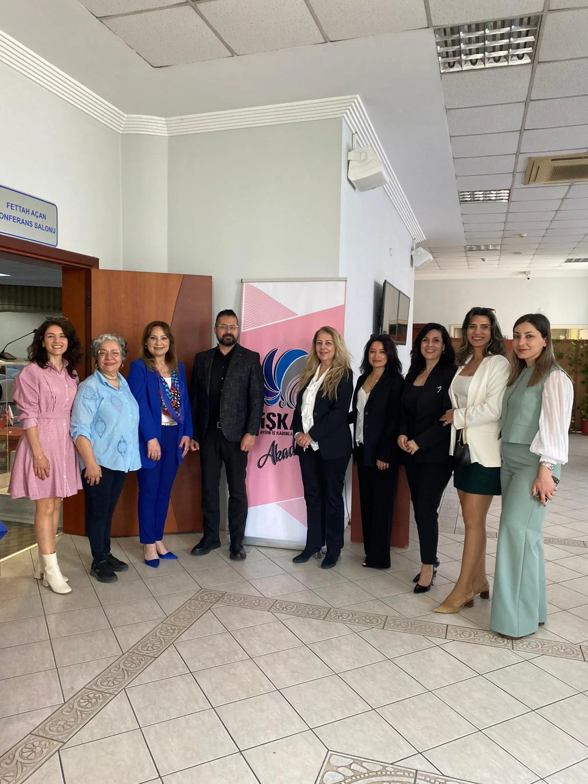 YAPAY ZEKÂ VE İŞ DÜNYASI AYDIN’DA MASAYA YATIRILDI