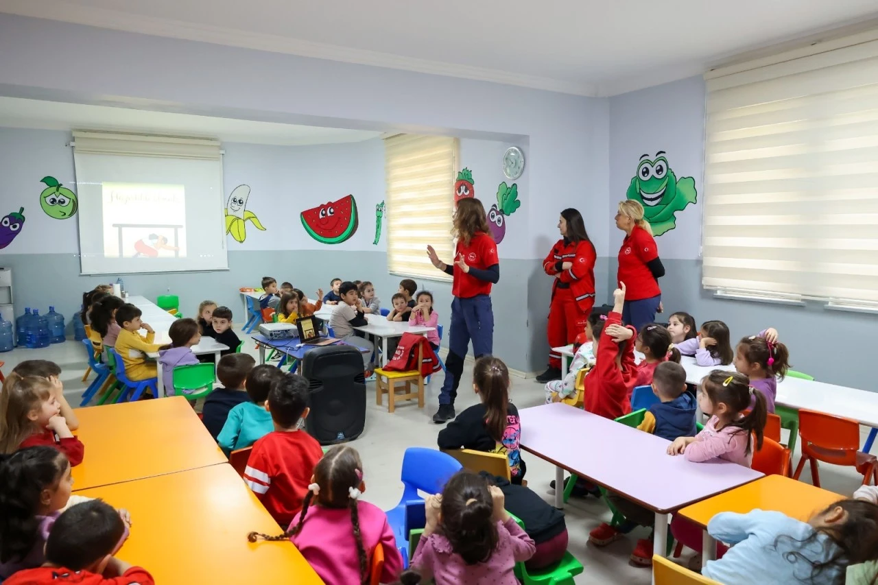 EFELER’İN GÜNDÜZ BAKIMEVLERİNDE ÖN KAYITLAR BAŞLADI