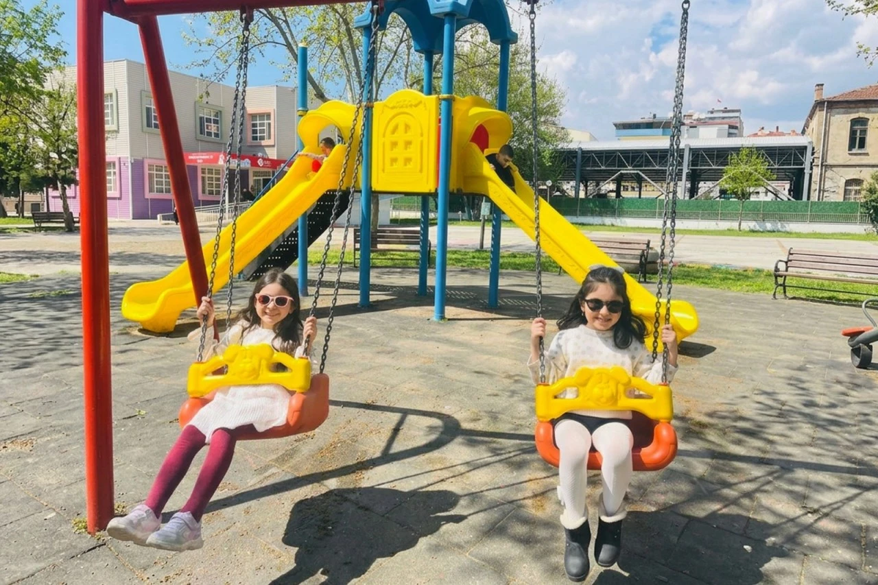 EFELER’İN GÜNDÜZ BAKIMEVLERİNDE ÖN KAYITLAR BAŞLADI