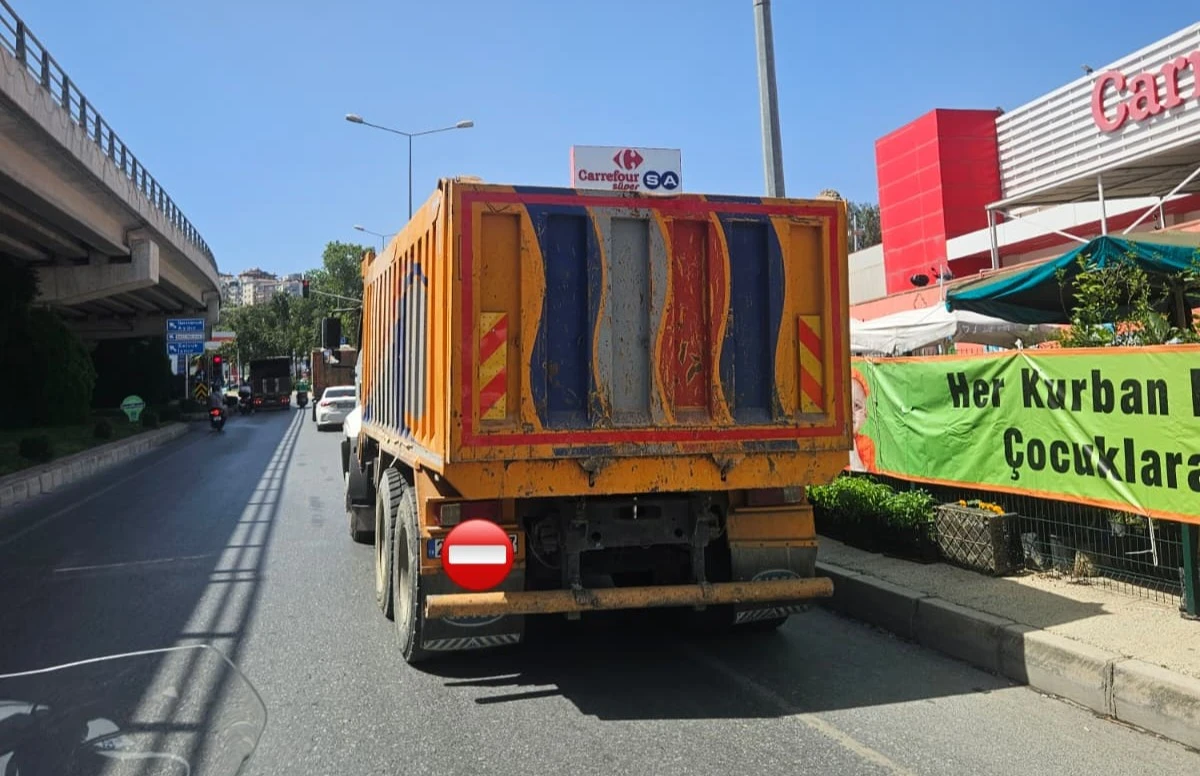 KUŞADASI’NDA UYGUNSUZ HAFRİYAT KAMYONLARINA CEZA