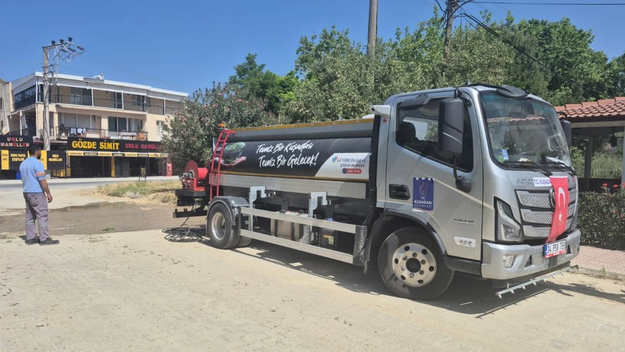 BAYRAM ÖNCESİ DAVUTLAR’DA TEMİZLİK SEFERBERLİĞİ: SOKAKLAR PIRIL PIRIL OLDU