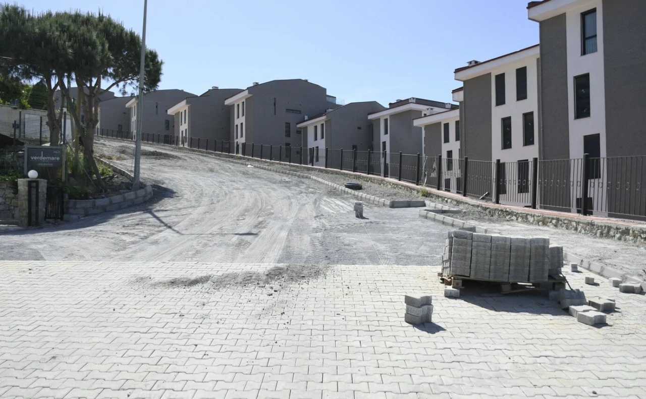 DEĞİRMENDERE MAHALLESİ’NDE 10 BİN METREKARELİK YOL ÇALIŞMASINDA SONA GELİNDİ