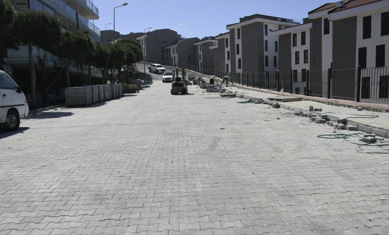 DEĞİRMENDERE MAHALLESİ’NDE 10 BİN METREKARELİK YOL ÇALIŞMASINDA SONA GELİNDİ