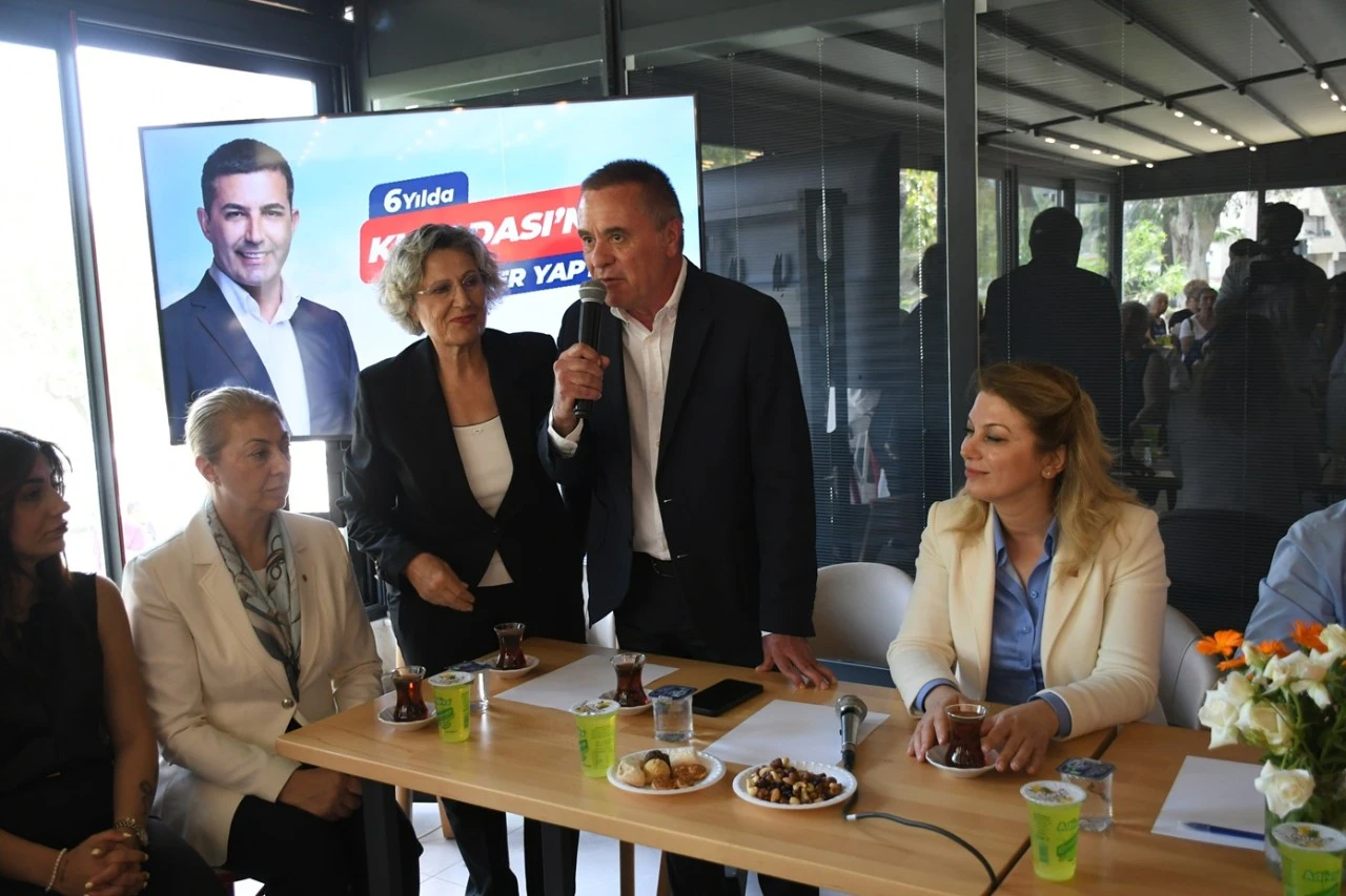 CHP KADIN KOLLARI GENEL BAŞKANI ASU KAYA GEDİK'E KUŞADASI'NDA COŞKULU KARŞILAMA