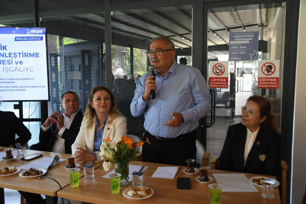 CHP KADIN KOLLARI GENEL BAŞKANI ASU KAYA GEDİK'E KUŞADASI'NDA COŞKULU KARŞILAMA