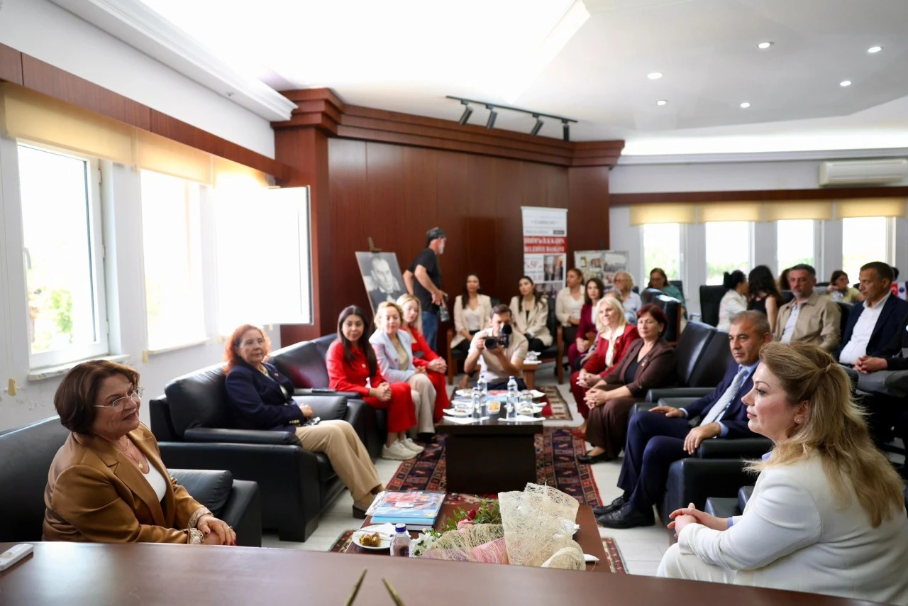 CHP KADIN KOLLARI GENEL BAŞKANI DR. ASU KAYA’DAN BAŞKAN HATİCE GENÇAY’A ZİYARET