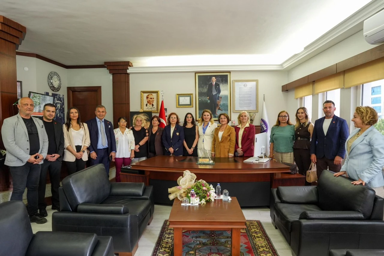 CHP KADIN KOLLARI GENEL BAŞKANI DR. ASU KAYA’DAN BAŞKAN HATİCE GENÇAY’A ZİYARET