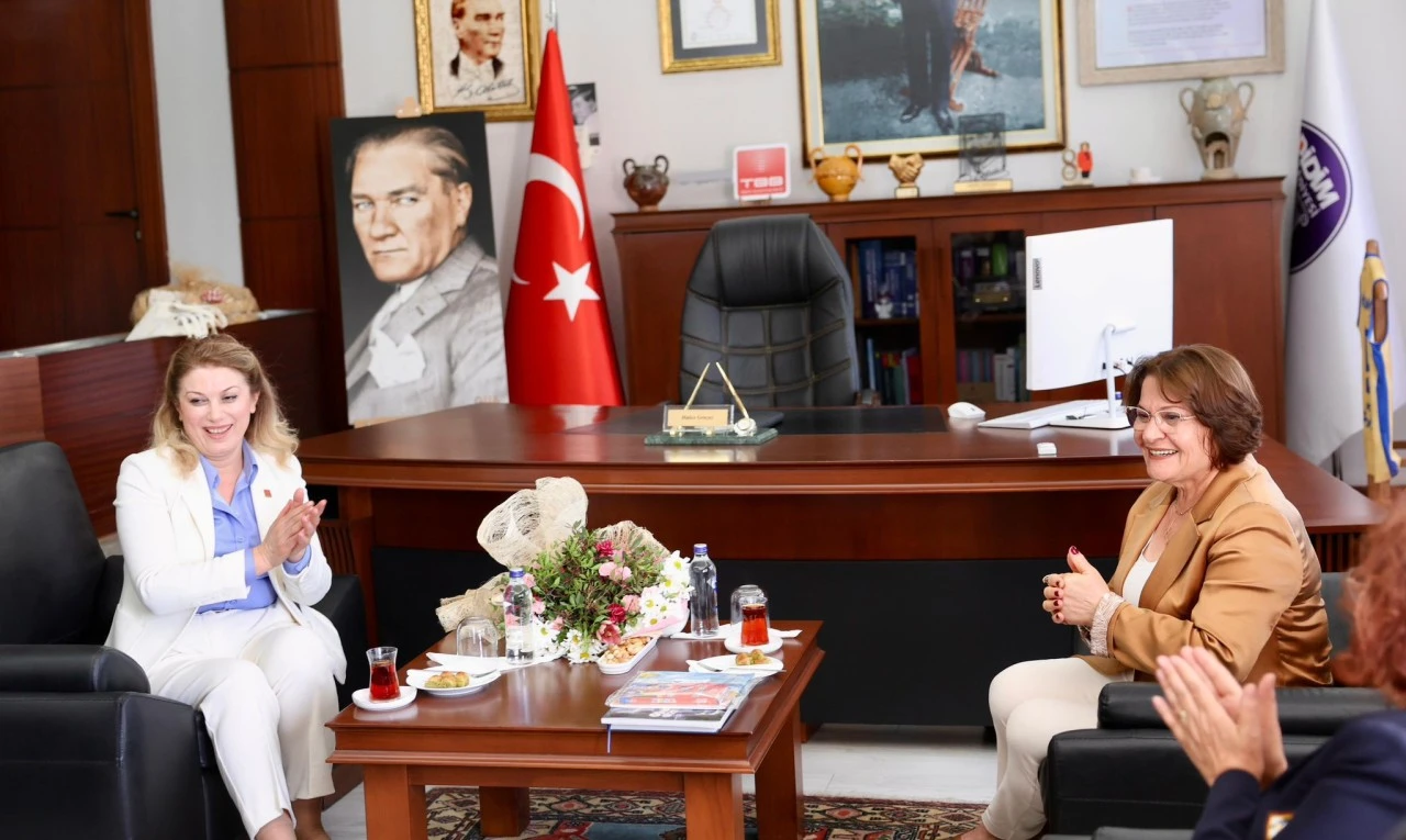 CHP KADIN KOLLARI GENEL BAŞKANI DR. ASU KAYA’DAN BAŞKAN HATİCE GENÇAY’A ZİYARET
