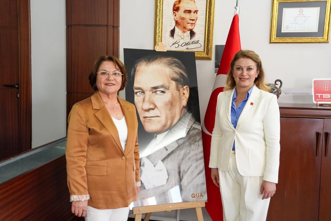 CHP KADIN KOLLARI GENEL BAŞKANI DR. ASU KAYA’DAN BAŞKAN HATİCE GENÇAY’A ZİYARET