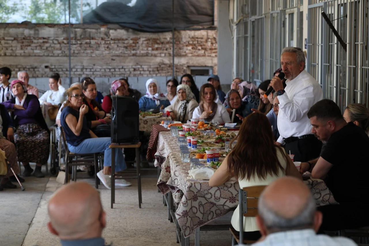 Başkan Tetik Güzelköy’de vatandaşlarla buluştu