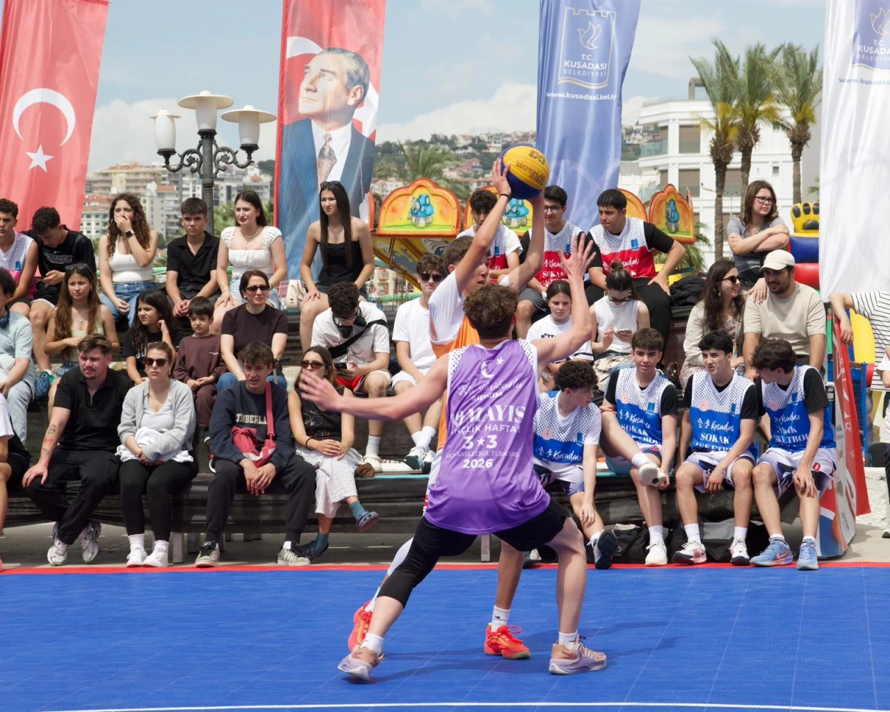KUŞADASI'NDA 19 MAYIS COŞKUSU 3x3 BASKETBOL TURNUVASI İLE BAŞLADI