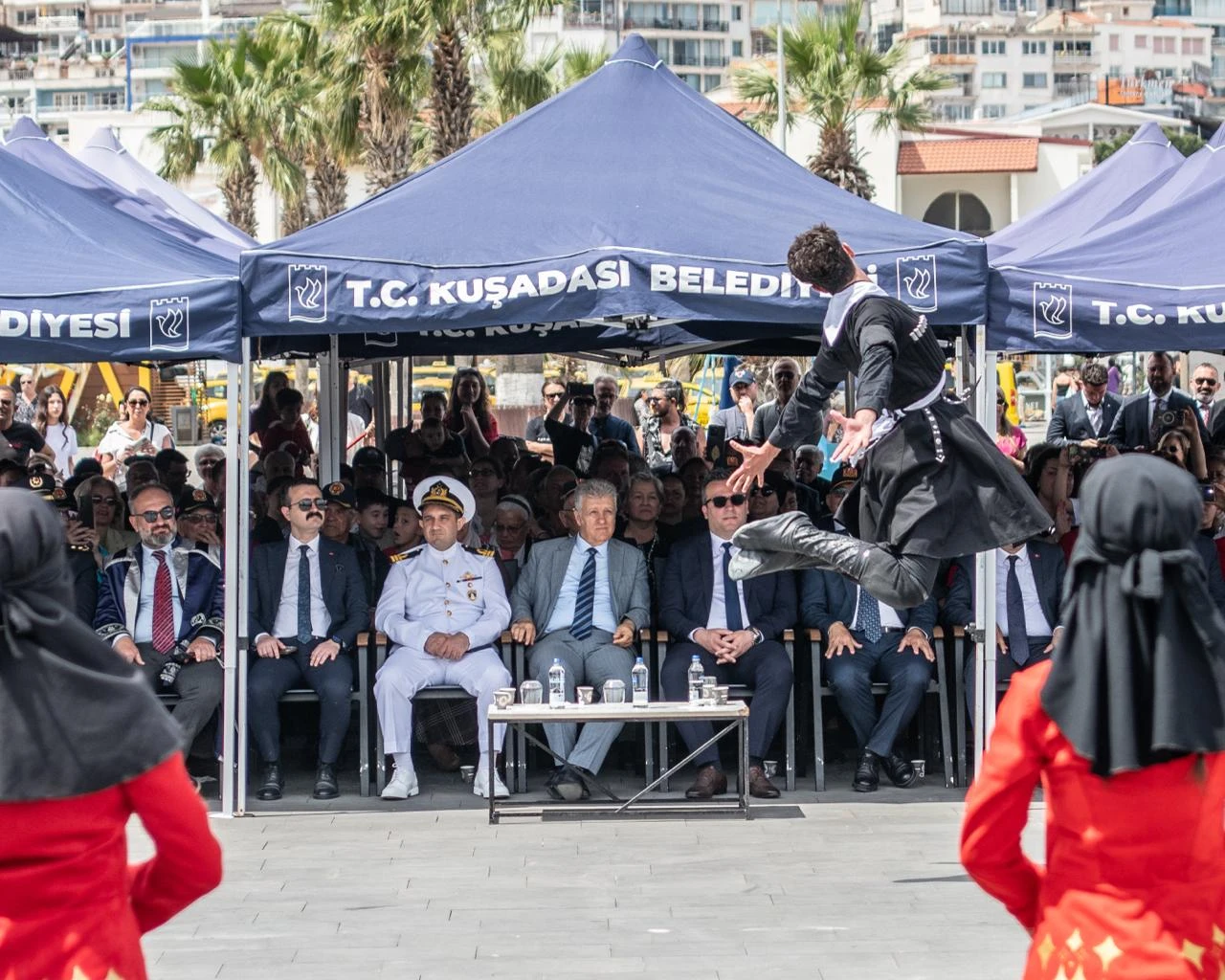 KUŞADASI’NDA 19 MAYIS BÜYÜK BİR COŞKUYLA KUTLANDI