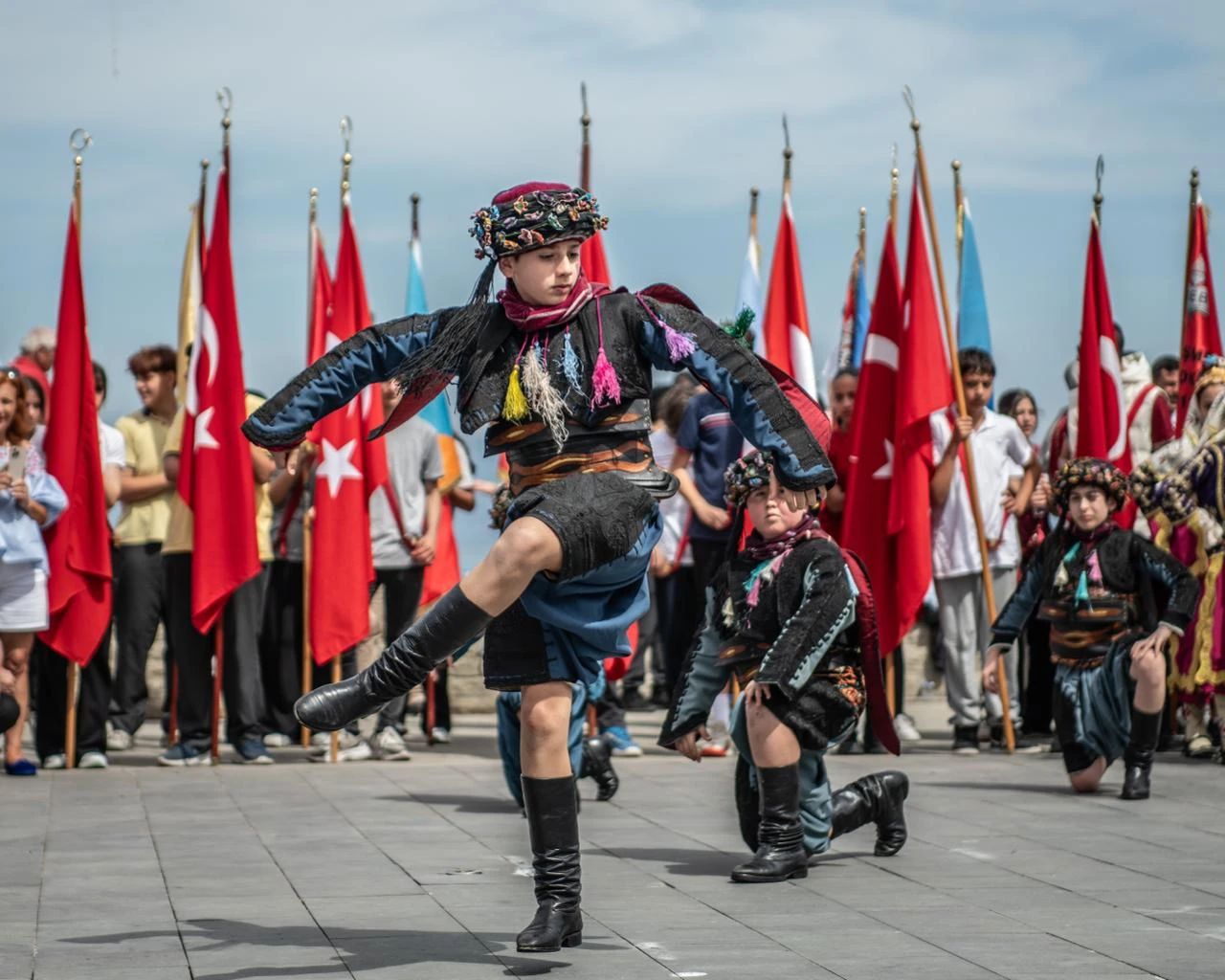KUŞADASI’NDA 19 MAYIS BÜYÜK BİR COŞKUYLA KUTLANDI