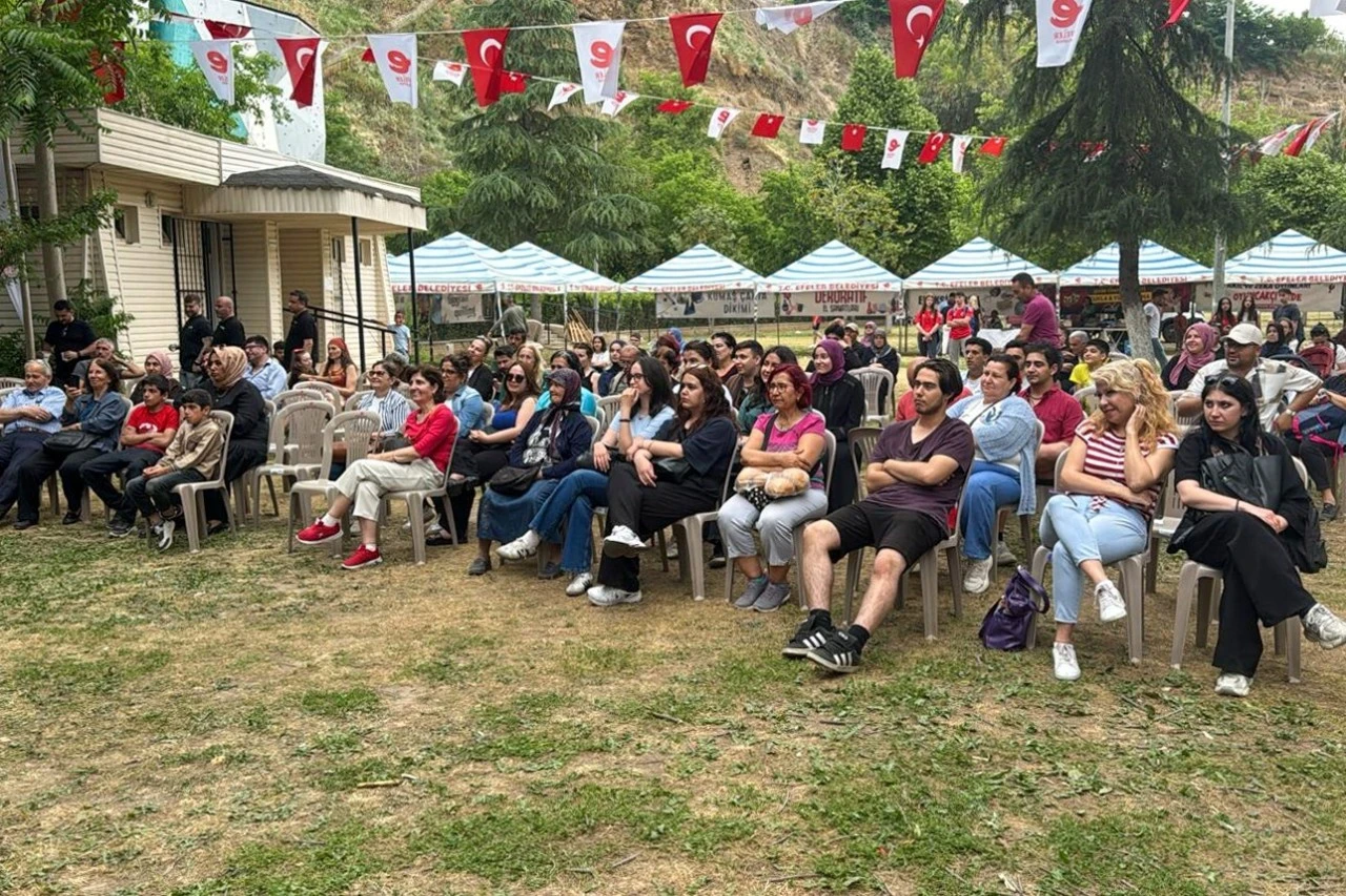 EFELER’DE 19 MAYIS COŞKUSU GENÇLİK ŞENLİĞİ İLE YAŞANDI