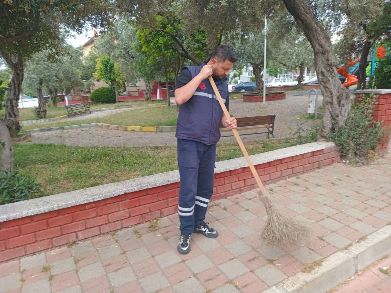 EFELER’DE BAYRAM TEMİZLİĞİ