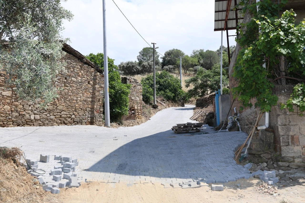 BAŞKAN TETİK MÜJDEYİ VERDİ: YAZIRLI’DAKİ TÜM YOLLAR YENİLENİYOR