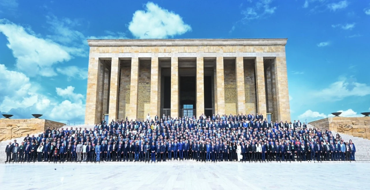 TOBB’UN 82. GENEL KURULU ANITKABİR ZİYARETİYLE BAŞLADI