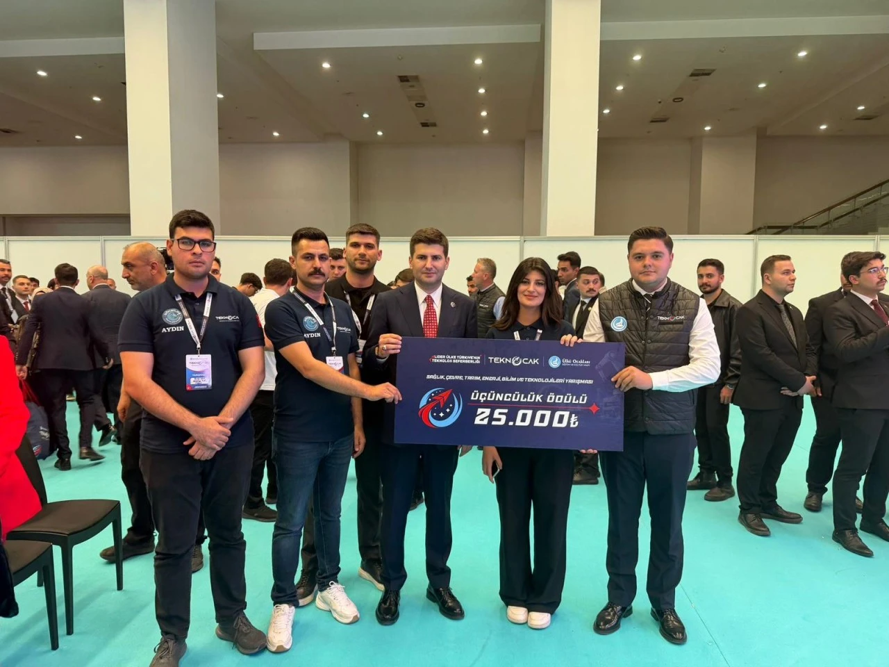 AYDINLI ÜLKÜCÜLER YÜZAKI OLDU TEKNOLOJİ ALANINDA TÜRKİYE ÜÇÜNCÜLÜĞÜ
