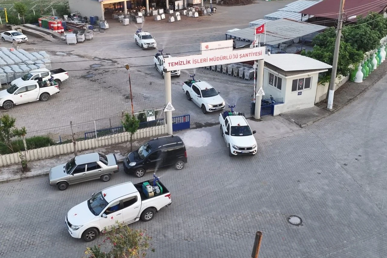 EFELER BELEDİYESİ EKİPLERİ SAHAYA İNDİ KENTTE İLÇALAMA ÇALIŞMASI BAŞLADI