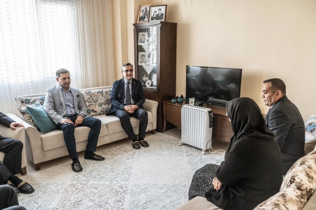 Kuşadası’nda ilçe protokolü vatandaşlar ile bayramlaştı