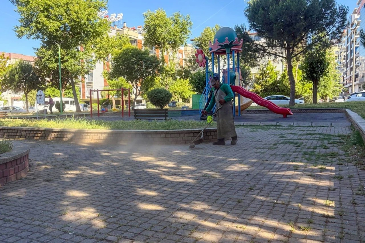 BAŞKAN YETİŞKİN ÇALIŞIYOR