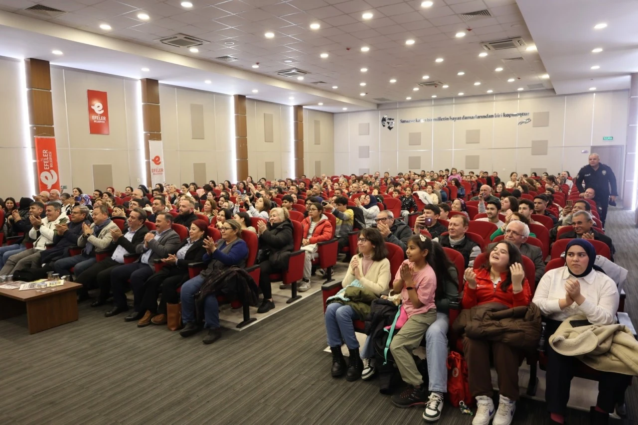 BAŞKAN ANIL YETİŞKİN VATANDAŞLARI KÜLTÜR VE SANATLA BULUŞTURMAYA DEVAM EDİYOR