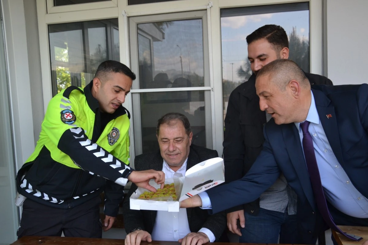 ABAK'TAN NAZİLLİ'DE GÖREV YAPAN EMNİYET GÜÇLERİNE BAYRAM ZİYARETİ