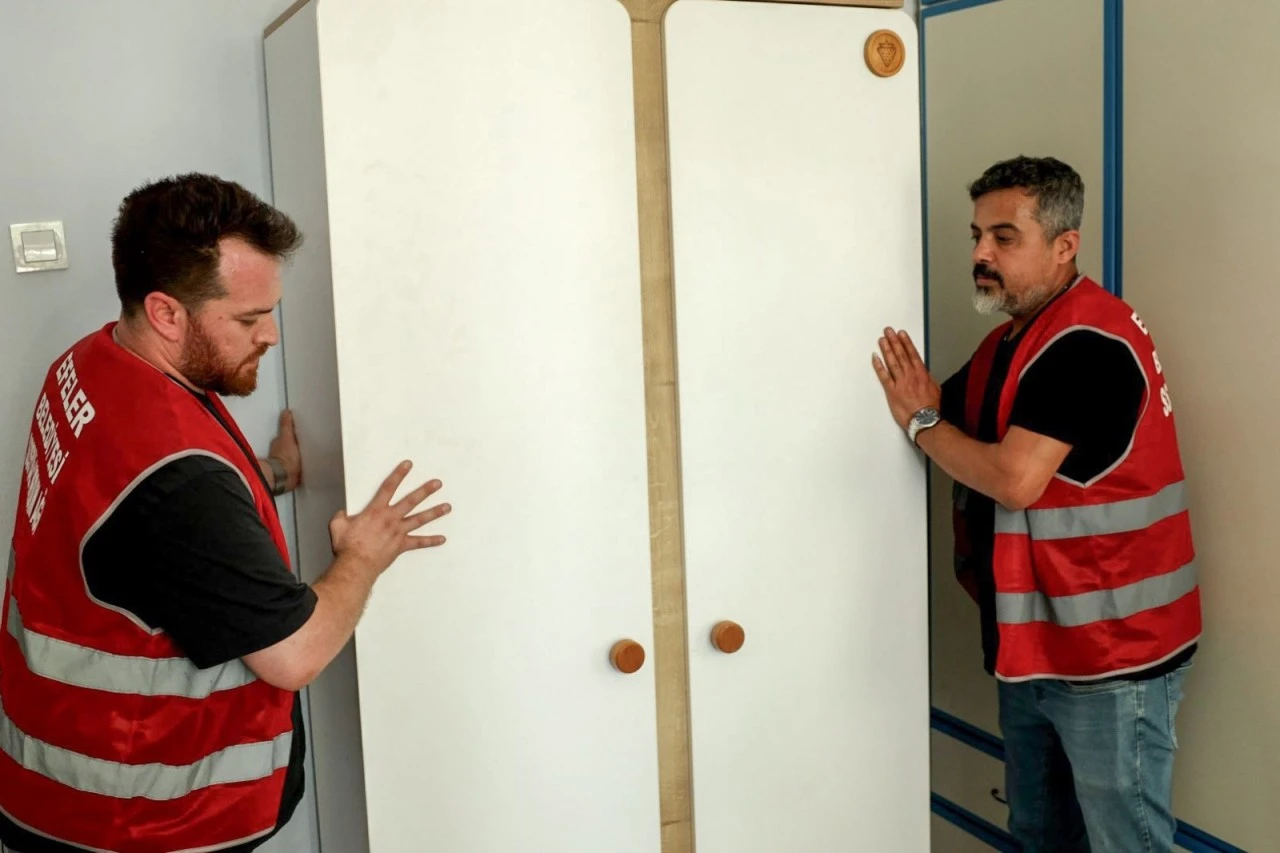 BAŞKAN YETİŞKİN VATANDAŞLARIN HAYATINA DOKUNUYOR EFESYA İLE DESTEKLER SÜRÜYOR