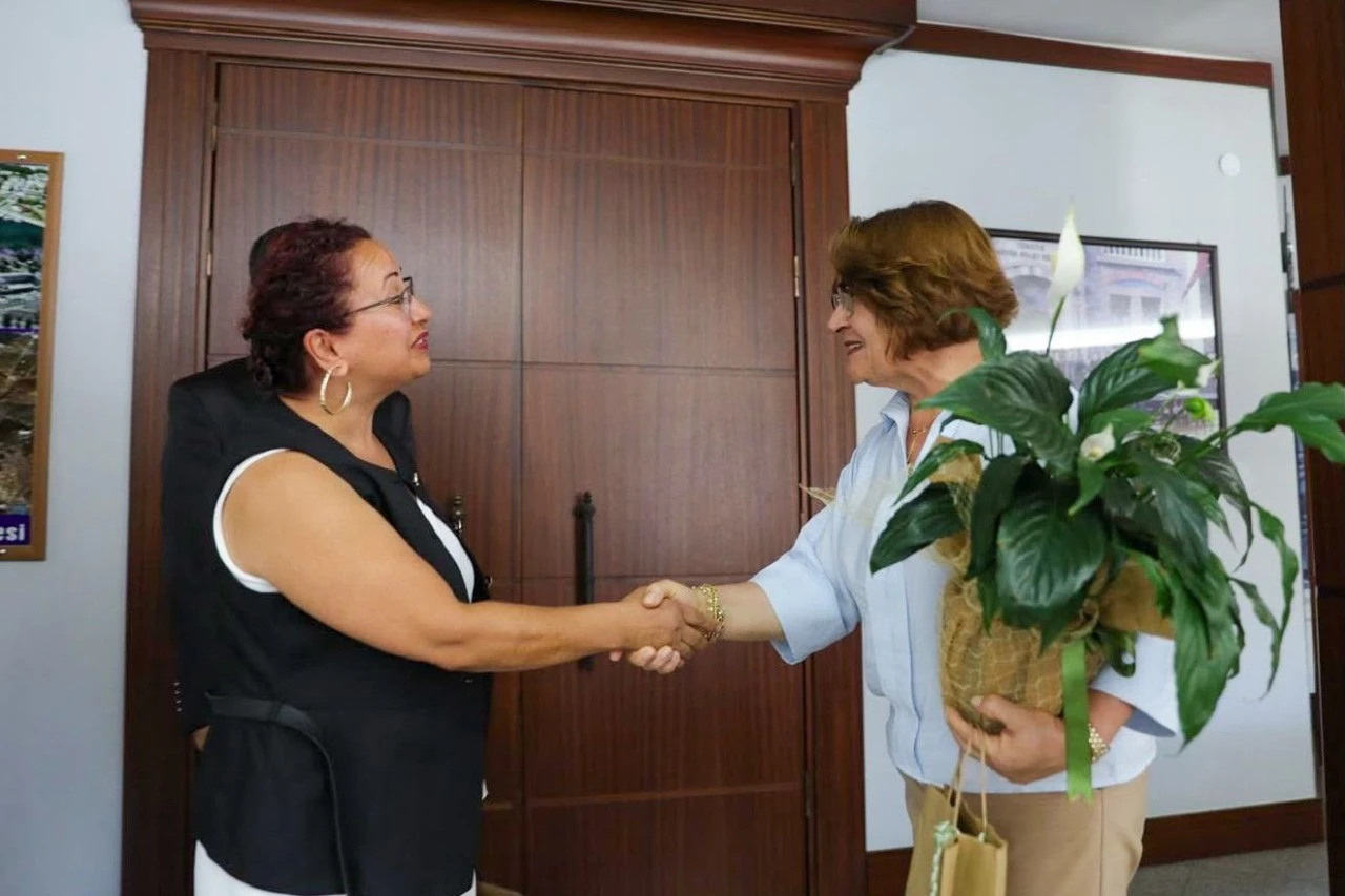 DİDİM BELEDİYE BAŞKANI HATİCE GENÇAY MİNİK MİSAFİRLERİNİ AĞIRLADI