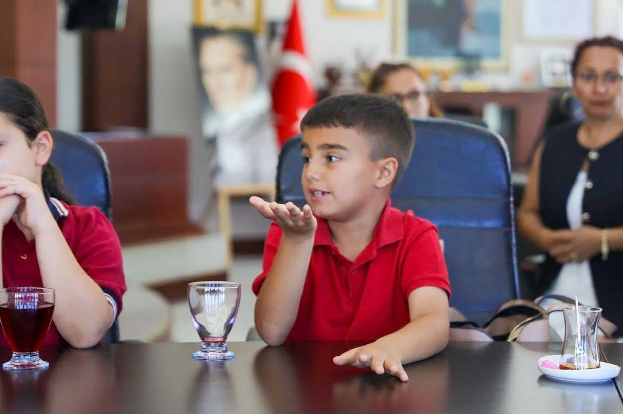 DİDİM BELEDİYE BAŞKANI HATİCE GENÇAY MİNİK MİSAFİRLERİNİ AĞIRLADI