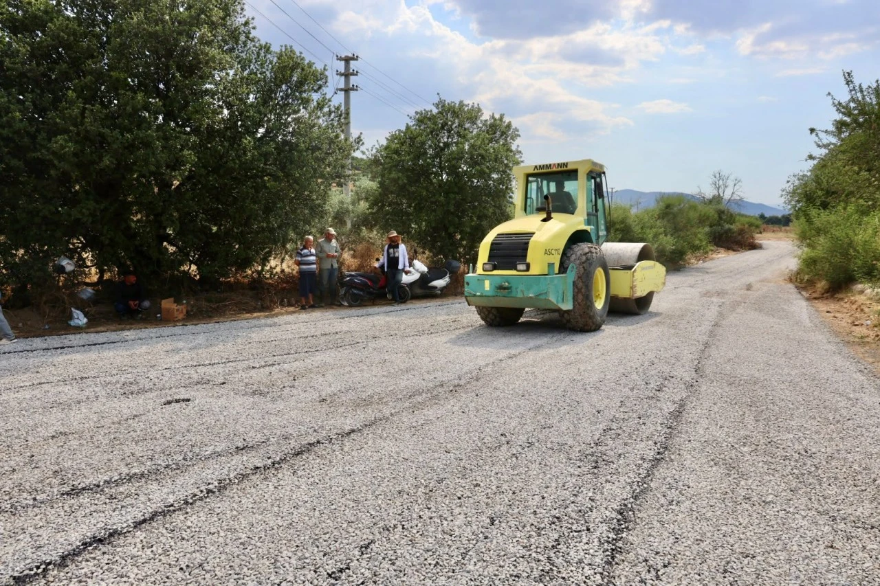 BAŞKAN KIVRAK ÖNCÜLÜĞÜNDE ASFALTLAMA ÇALIŞMALARI BAŞLADI