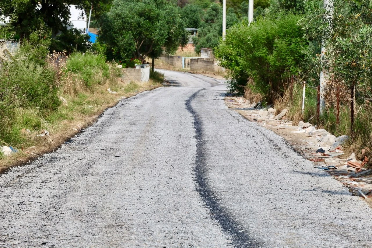 BAŞKAN KIVRAK ÖNCÜLÜĞÜNDE ASFALTLAMA ÇALIŞMALARI BAŞLADI