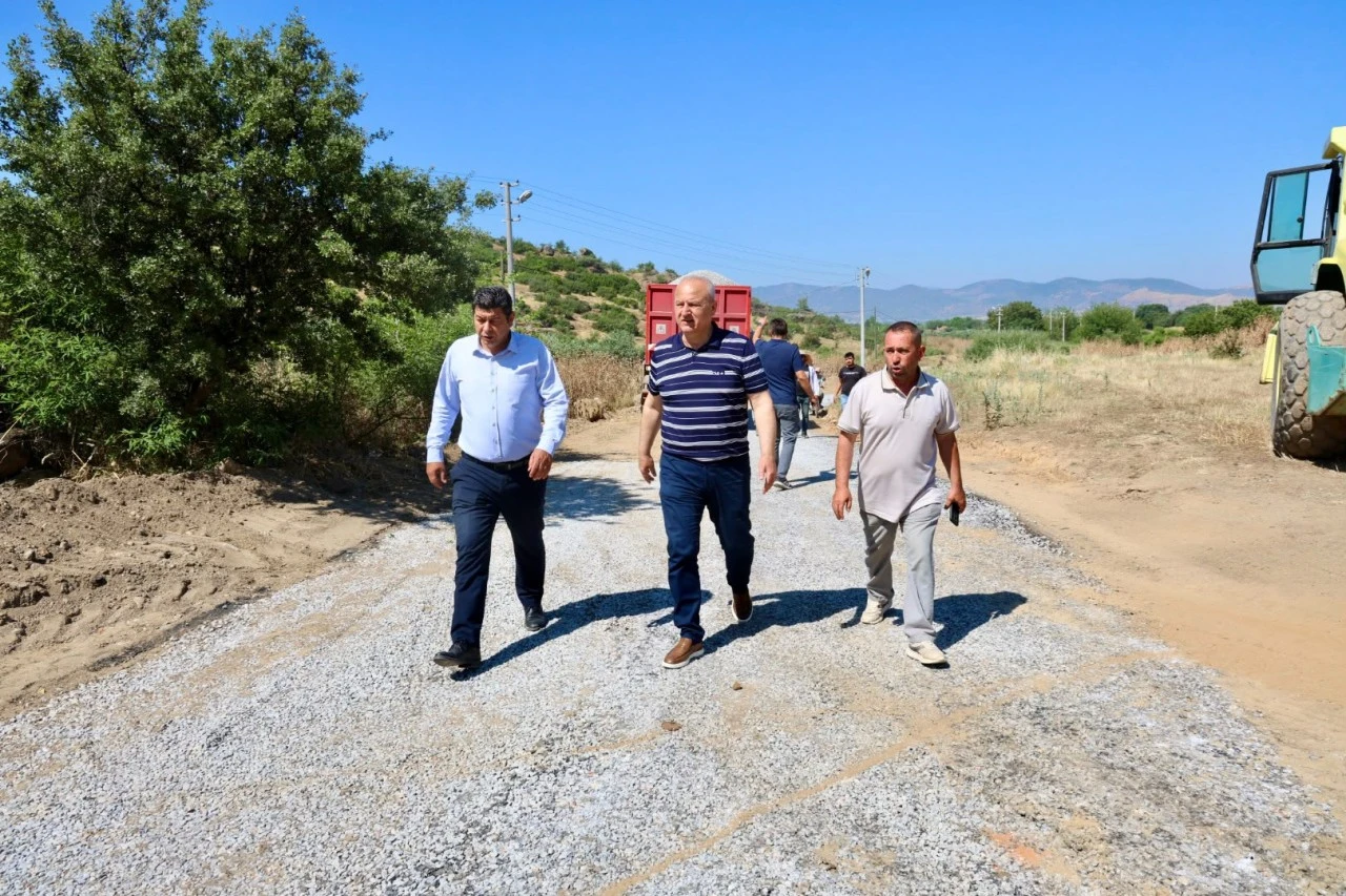 BAŞKAN KIVRAK ÖNCÜLÜĞÜNDE ASFALTLAMA ÇALIŞMALARI BAŞLADI