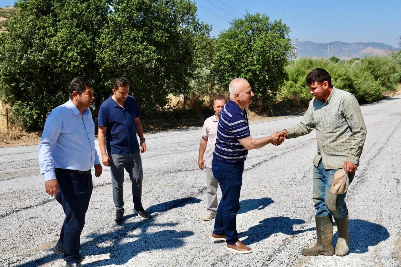 BAŞKAN KIVRAK ÖNCÜLÜĞÜNDE ASFALTLAMA ÇALIŞMALARI BAŞLADI
