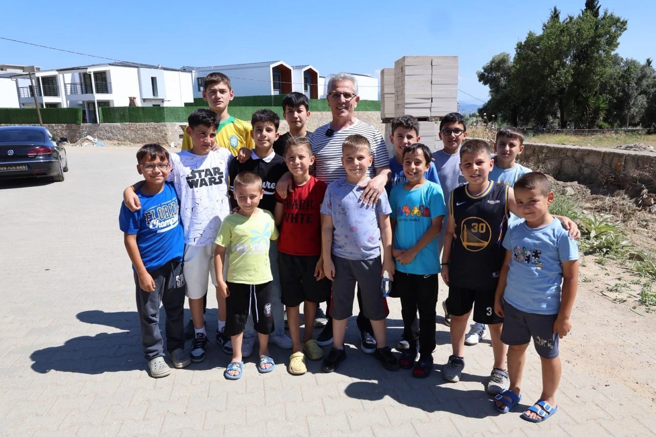 BAŞKAN TETİK SORUNLARI MAKAMDA DEĞİL YERİNDE DİNLİYOR