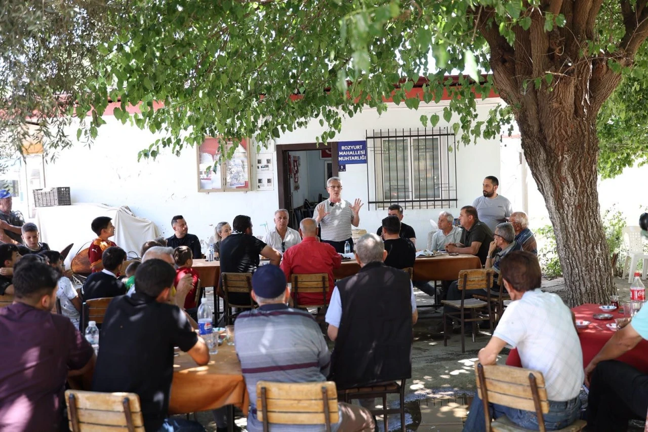 BAŞKAN TETİK SORUNLARI MAKAMDA DEĞİL YERİNDE DİNLİYOR