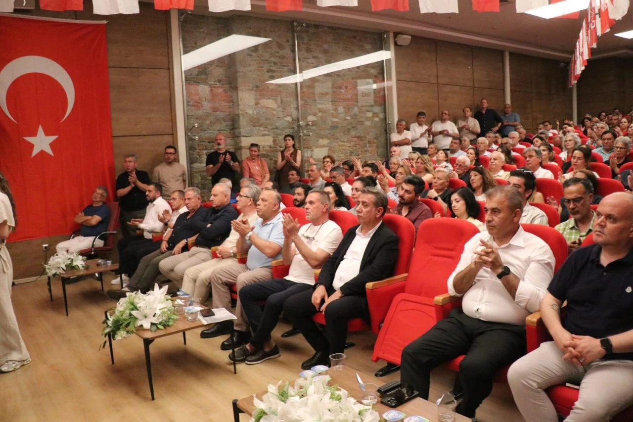 Başkan Özel’den Özgür Özel’e Destek: “Önce Kurultay, Sonra İktidar”