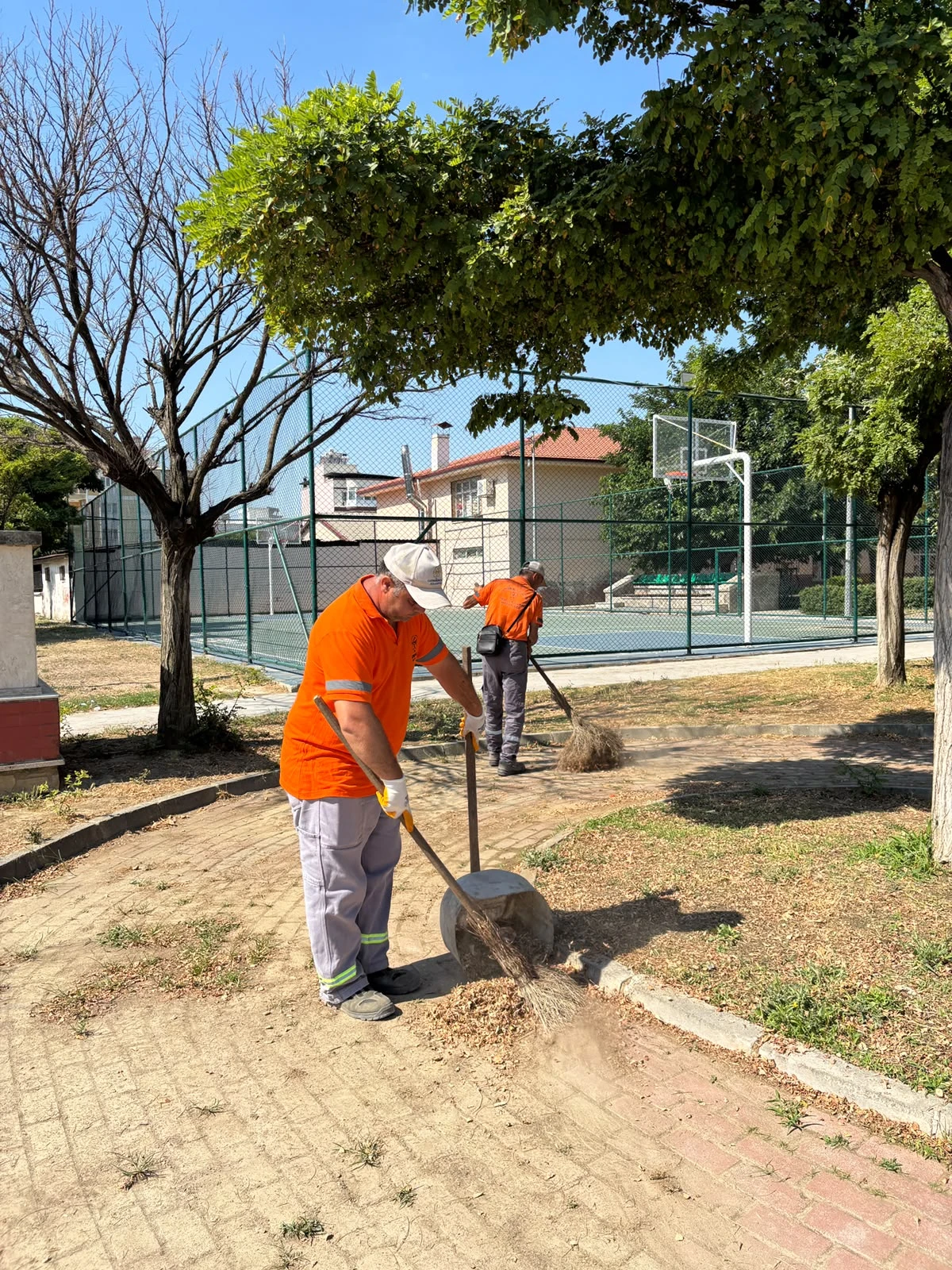 BAŞKAN ZENCİRCİ SÖZÜNÜ TUTTU İŞÇİLER İKRAMİYELERİNİ ALDI
