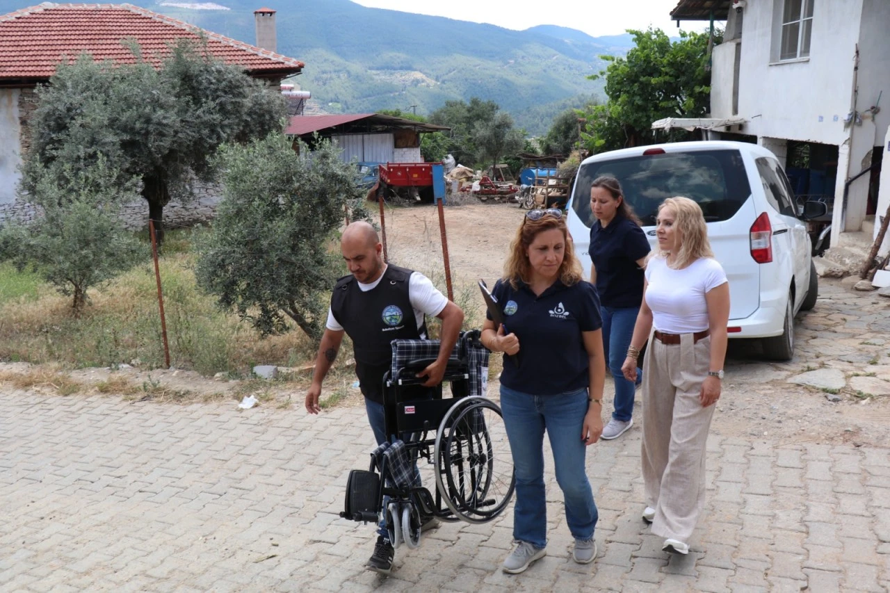 BAŞKAN ÖZEL: “İHTİYAÇ DUYAN HER VATANDAŞIMIZIN YANINDAYIZ”